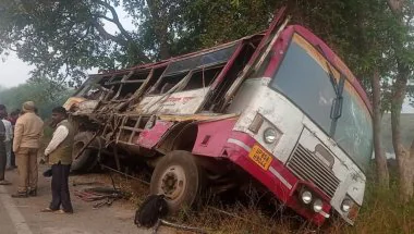 Bahraich Accident: सुबह 5 बजे मची चीख-पुकार… रोडवेज बस ट्रैक्टर-ट्रॉली से भिड़ी, चालक की मौत; 11 यात्री घायल