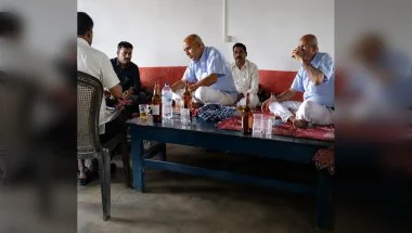 Jehanabad News: सदर अस्पताल के डॉक्टर और कर्मचारियों की कथित शराब पार्टी का वीडियो वायरल, शराबबंदी पर उठे सवाल