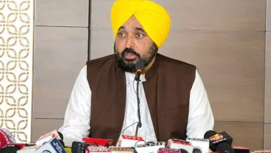 CM Bhagwant Mann: इलाज खर्च से मान सरकार ने किया चिंता मुक्त, मुख्यमंत्री सेहत कार्ड योजना लाखों लोगों के लिए बना गेमचेंजर, जानें सबकुछ