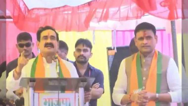 Datia By Election 2026: मंच पर भावुक हुए नरोत्तम मिश्रा, कार्यकर्ताओं से बोले- आशुतोष तिवारी को जिताइए; भाषण के दौरान छलके आंसू