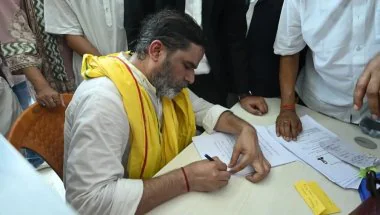 Prashant Kishor Net Worth : पहला चुनाव लड़ रहे प्रशांत किशोर के परिवार के पास 198 करोड़ की संपत्ति, पत्नी PK से 4 गुना ज्यादा अमीर