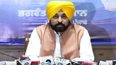 CM Bhagwant Mann: पंजाब में वरिष्ठ नागरिकों के लिए सरकार की पहल, तीर्थ यात्रा, पेंशन और स्वास्थ्य सुविधाओं पर जोर