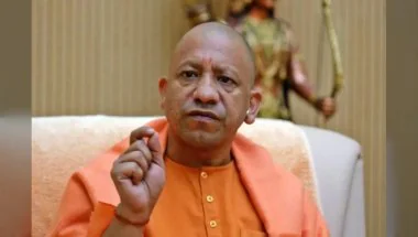 CM Yogi Adityanath: इलेक्ट्रॉनिक्स मैन्युफैक्चरिंग में तेजी से आगे बढ़ रहा उत्तर प्रदेश, सरकार ने गिनाईं बड़ी उपलब्धियां