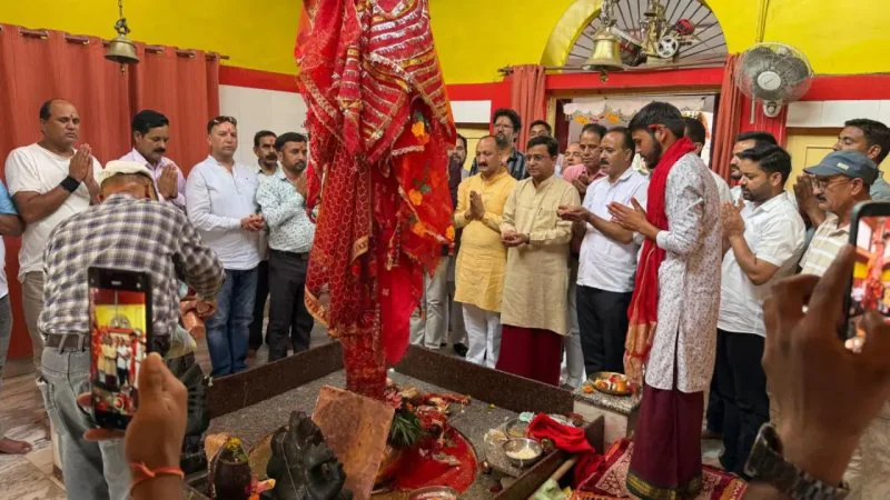 Uttarkashi News: सीएम पुष्कर सिंह धामी के 5 वर्ष पूरे होने पर श्री काशी विश्वनाथ मंदिर में हुआ विशेष रुद्राभिषेक