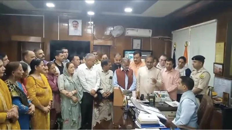 Bilaspur BJP Protest: कानून व्यवस्था पर बिलासपुर में भाजपा का प्रदर्शन, रणधीर शर्मा बोले- मानसून सत्र में सरकार को घेरेंगे