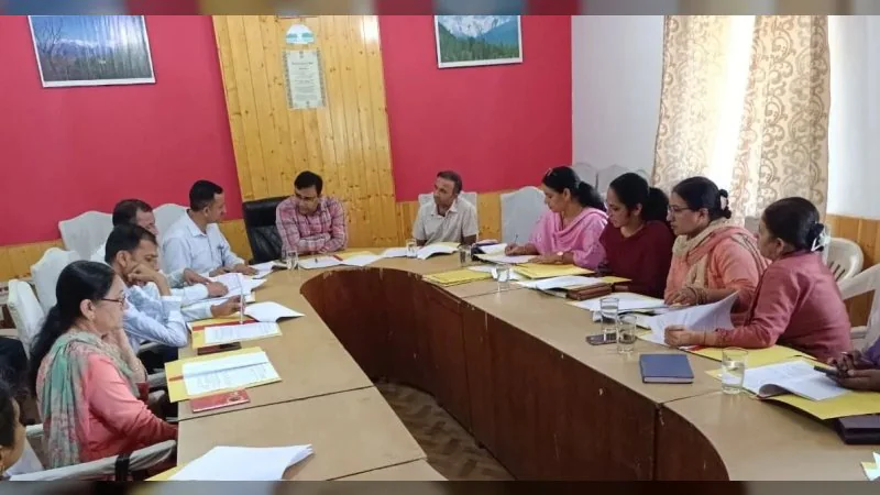 राजगढ़ में 190 आंगनबाड़ी केंद्रों की समीक्षा, अधूरे भवन और बिजली-पानी की कमी पर SDM सख्त