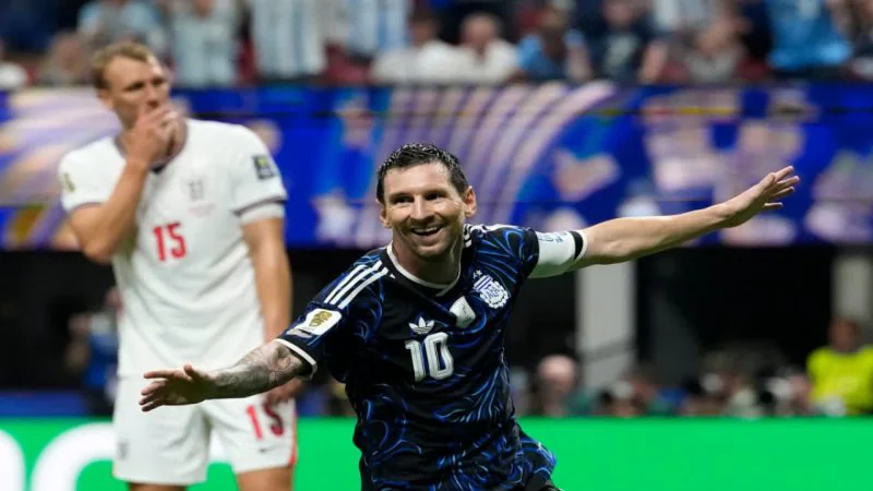 FIFA World Cup 2026: अर्जेंटीना लगातार दूसरी बार फाइनल में, इंग्लैंड को 2-1 से हराकर रचा इतिहास