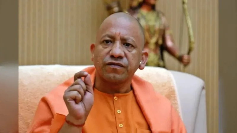 CM Yogi Adityanath: इलेक्ट्रॉनिक्स मैन्युफैक्चरिंग में तेजी से आगे बढ़ रहा उत्तर प्रदेश, सरकार ने गिनाईं बड़ी उपलब्धियां