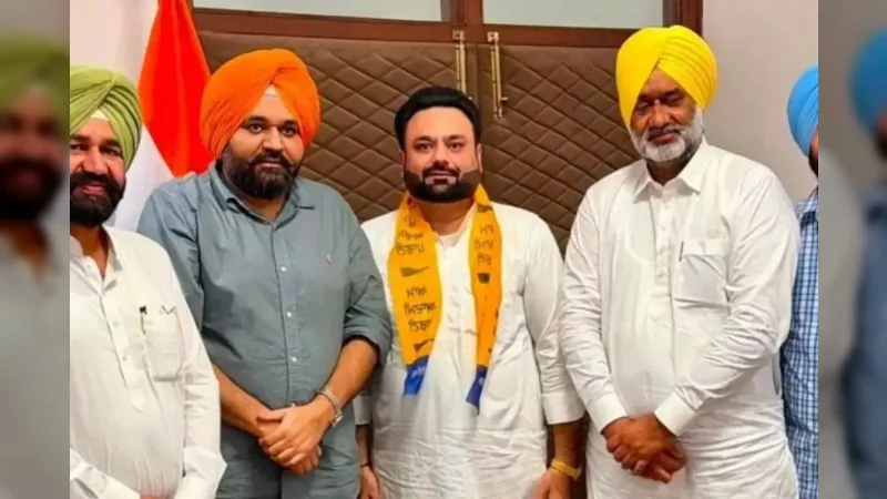 Punjab News: शिरोमणि अकाली दल के युवा नेता हनीश बंसल AAP में शामिल, मानसा में पार्टी ने संगठन को बताया मजबूत