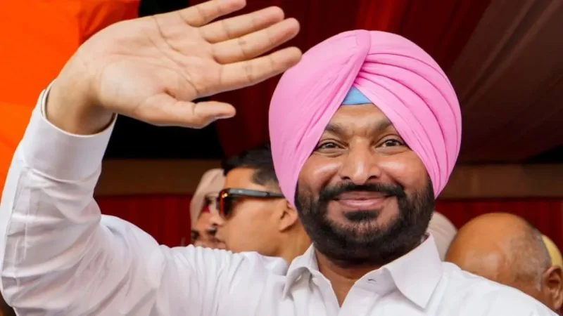 Ravneet Singh Bittu Resignation: रेल राज्य मंत्री रवनीत सिंह बिट्टू ने दिया इस्तीफा, राष्ट्रपति द्रौपदी मुर्मू ने तुरंत किया मंजूर