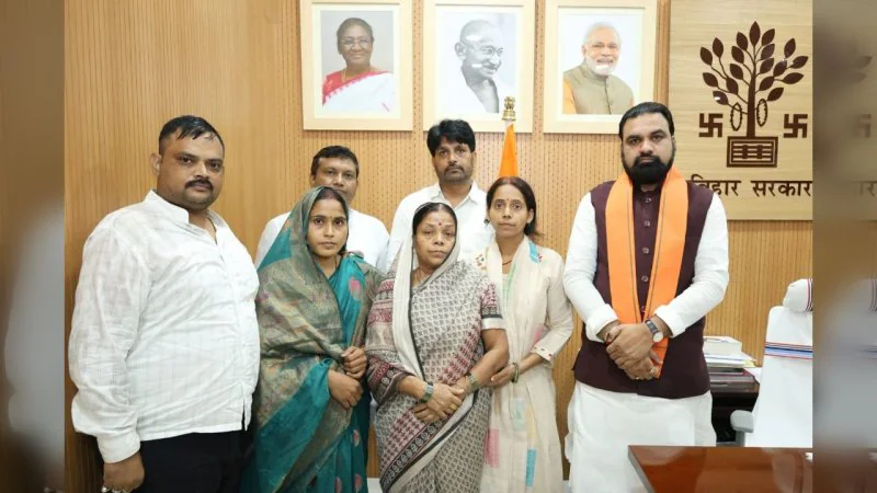 भरत तिवारी एनकाउंटर केस में सरकार का बड़ा फैसला, तत्कालीन SDPO लाइन हाजिर; जगदीशपुर SDO भी हटाए गए