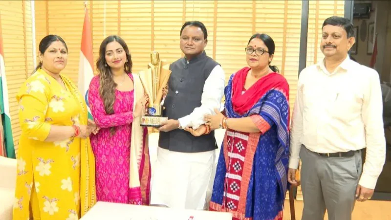 Indian Idol 16 Winner: मुख्यमंत्री मोहन चरण माझी ने ज्योतिर्मयी नायक को किया सम्मानित, ₹5 लाख इनाम देने का ऐलान