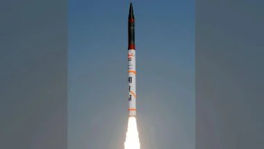 Agni-4 Ballistic Missile: 4,000 KM तक मार करने वाली अग्नि-4 मिसाइल का सफल परीक्षण, भारत की रणनीतिक ताकत हुई और मजबूत