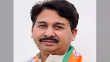 Shahjahanpur News: पूर्व जिला पंचायत अध्यक्ष वीरेंद्र पाल सिंह यादव के निधन पर सुरेश खन्ना ने दी श्रद्धांजलि