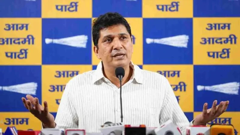 Delhi News: बुराड़ी की 9 किमी सड़क को लेकर सियासत तेज, सौरभ भारद्वाज और संजीव झा ने BJP सरकार पर साधा निशाना