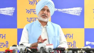 Punjab News: आप का अकालियों पर पलटवार, बलतेज पन्नू ने अमरदीप ग्रेवाल की सीनियर भाजपा नेताओं के साथ गुरी चाहल की अकालियों के साथ दिखाईं तस्वीरें