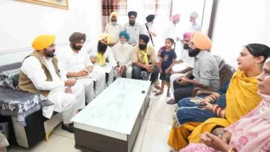 Punjab Election 2027: धूरी से भगवंत मान ने शुरू किया AAP का घर-घर अभियान, 'मान दा मुनाफा' पर जोर