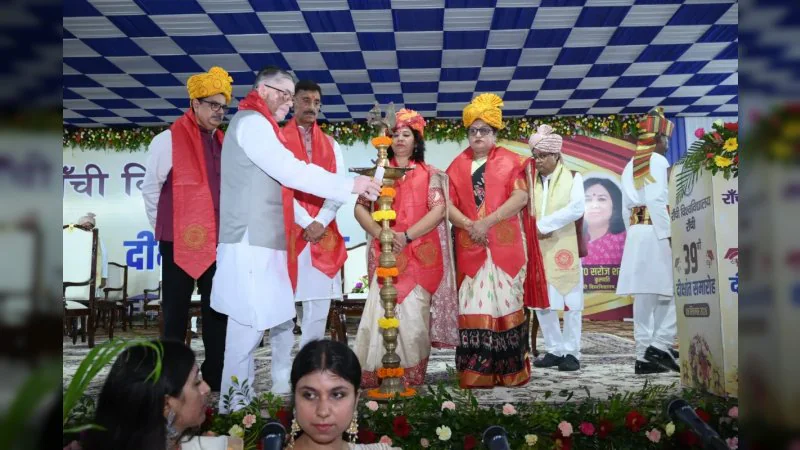 Jharkhand News: रांची विश्वविद्यालय के भव्य दीक्षांत समारोह में झारखंड के राज्यपाल ने लिया हिस्सा, विद्यार्थियों को स्वर्ण पदक से किया सम्मानित