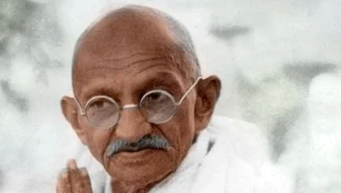 Gandhi Jayanti 2026: महात्मा गांधी की इन आदतों से खुद को करें इंस्पायर! लाइफस्टाइल में ये सुधार आपके लिए बन सकता है हेल्दी