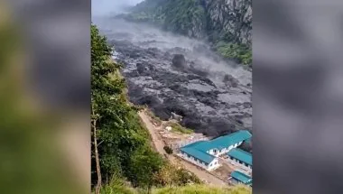 Nepal Flood : नेपाल के गोरखा में बूढ़ी गंडकी ने मचाई तबाही, 35 से ज्यादा मकान और पुल बहे; बचाव में उतरे हेलीकॉप्टर