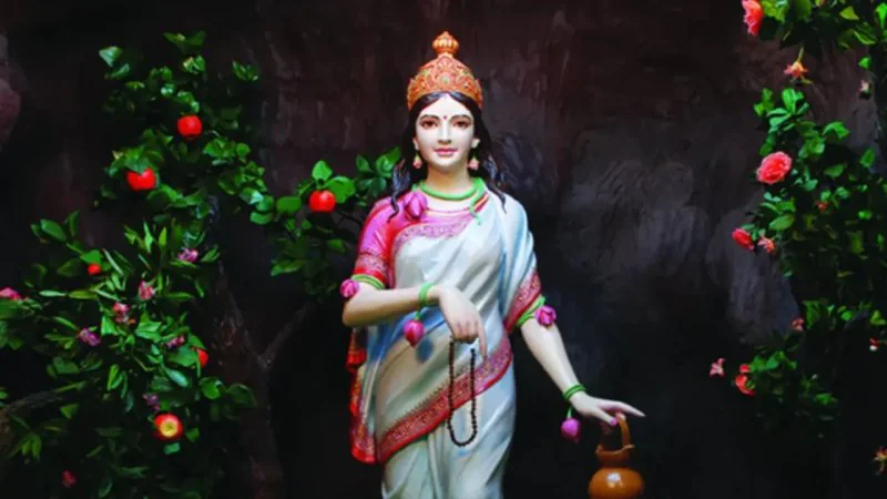 Maa Brahmacharini को क्यों लगाया जाता है चीनी-गुड़ का भोग? जानें पूजा का महत्व