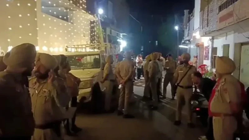 मोगा में दुकान के बाहर बैठे लोगों पर स्कॉर्पियो सवार हमलावरों की फायरिंग, दो की मौत, तीन घायल